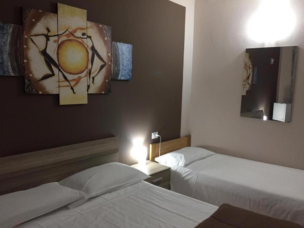Ded 2 Only Sleep Bagno Privato Apartment Parma Exterior photo